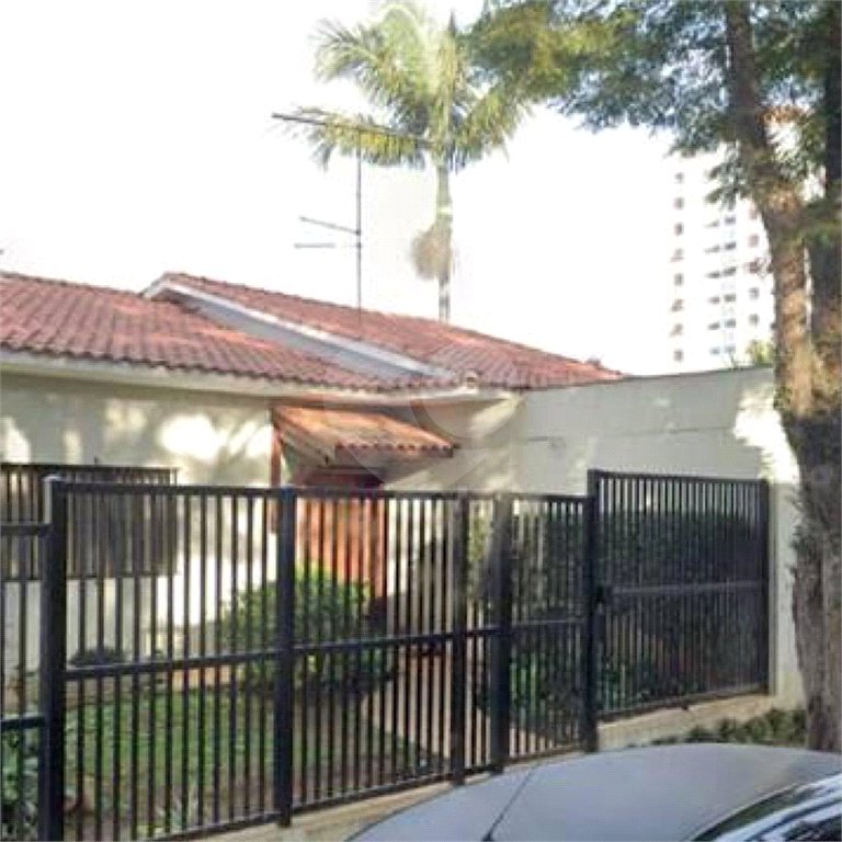 Casa Térrea à venda ou para alugar com 4 suítes em Jardim Floresta, São Paulo, SP