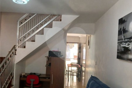 Casa à venda com 2 quartos no condomínio Residencial Armênia, Ferraz de Vasconcelos - SP