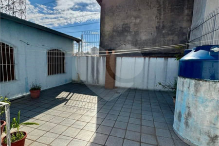 Sobrado à venda com 4 quartos, sendo 1 suíte,  em Vila Cleonice, São Paulo, SP