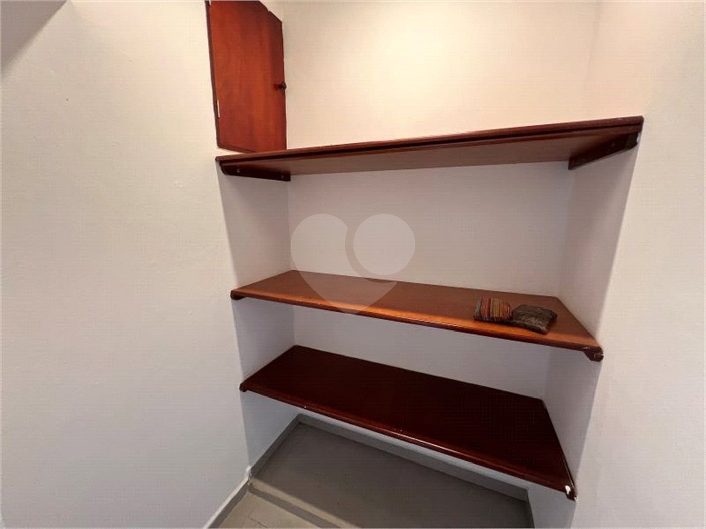 Casa à venda ou para alugar com 4 quartos, sendo 3 suítes, no condomínio Estância Marambaia, Vinhedo - SP