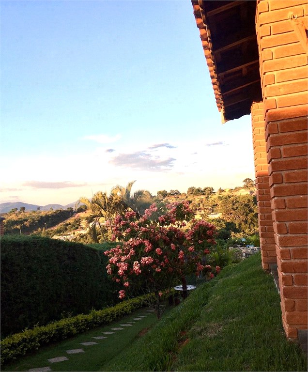 Casa à venda com 3 quartos, sendo 1 suíte,  no condomínio Vista Alegre, Bom Jesus dos Perdões - SP