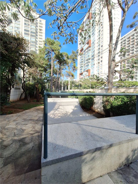 Apartamento à venda com 4 quartos, sendo 3 suítes,  em Vila Gertrudes, São Paulo, SP