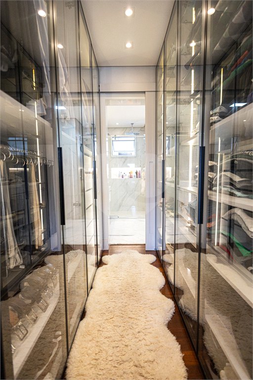 Apartamento à venda com 5 quartos, sendo 4 suítes,  em Parque Reboucas, São Paulo, SP