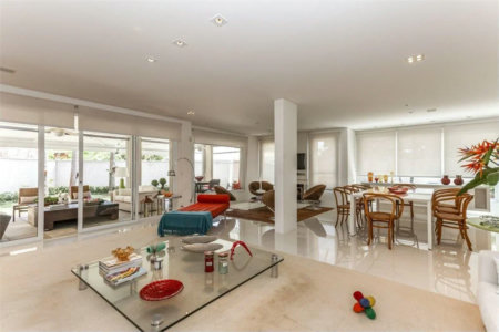 Casa à venda com 5 quartos, sendo 3 suítes, em Jardim Leonor, São Paulo, SP
