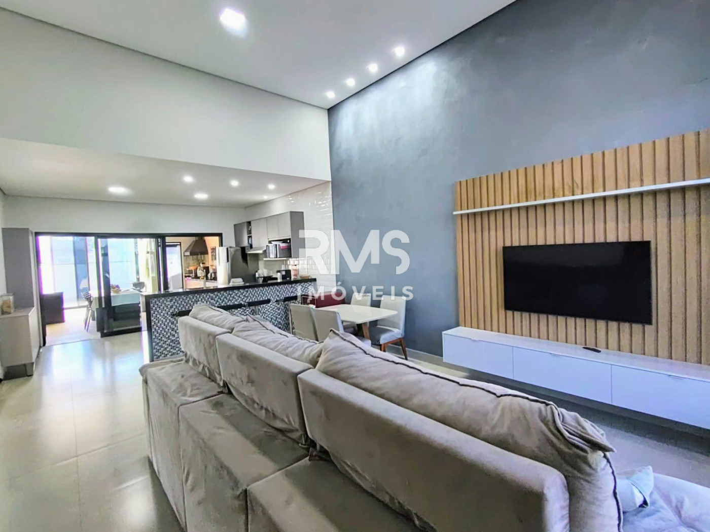Casa à venda com 3 quartos, sendo 1 suíte, no condomínio Residencial Mont Blanc, Itu - SP