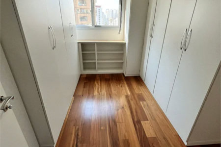 Apartamento à venda com 3 suítes em Vila Andrade, São Paulo, SP
