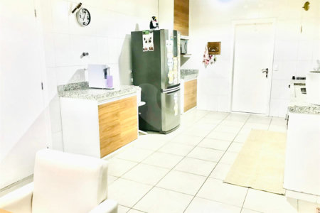 Casa à venda com 3 quartos, sendo 1 suíte, no condomínio Residencial Patrimônio do Carmo, São Roque - SP