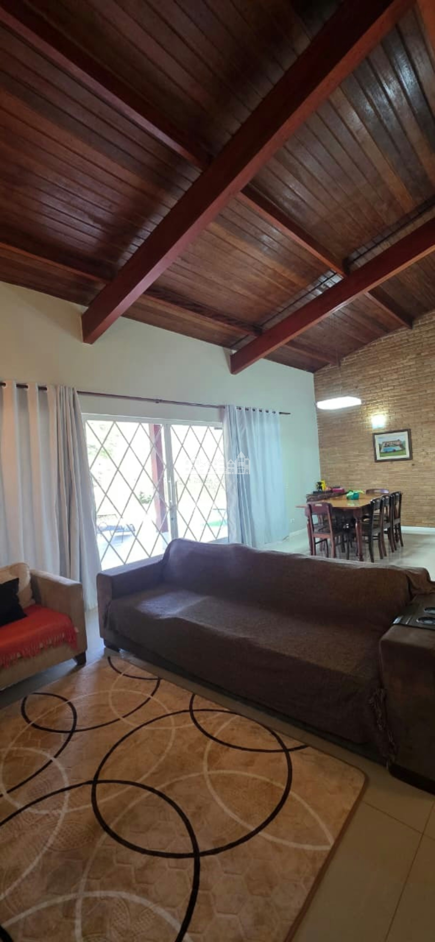 Casa à venda com 4 quartos, sendo 2 suítes, em Vila Petrópolis, Atibaia, SP