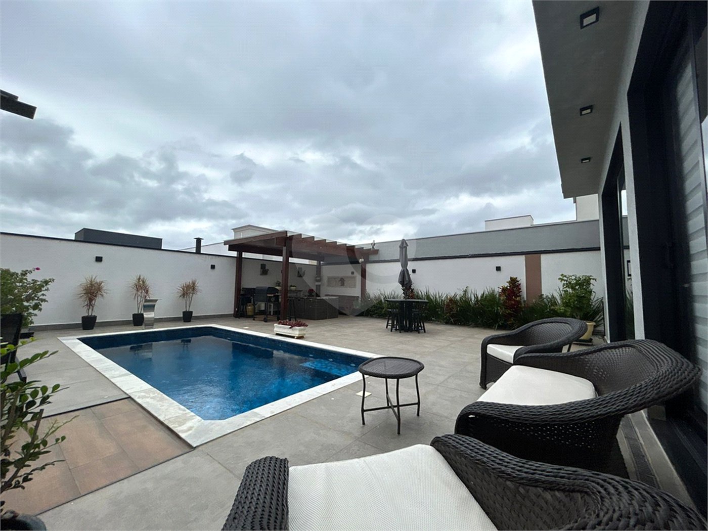 Casa à venda com 3 suítes no condomínio Renascence Residencial, Sorocaba - SP