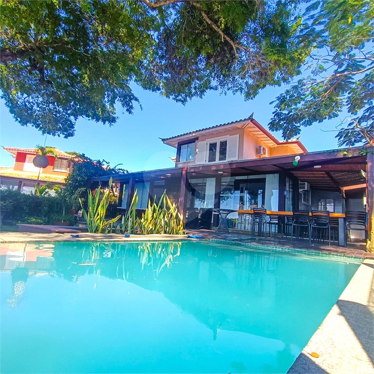 Casa à venda com 5 quartos, sendo 4 suítes, em Manguinhos, Armação dos Búzios, RJ