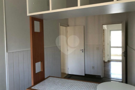 Apartamento à venda com 3 suítes em Vila Suzana, São Paulo, SP