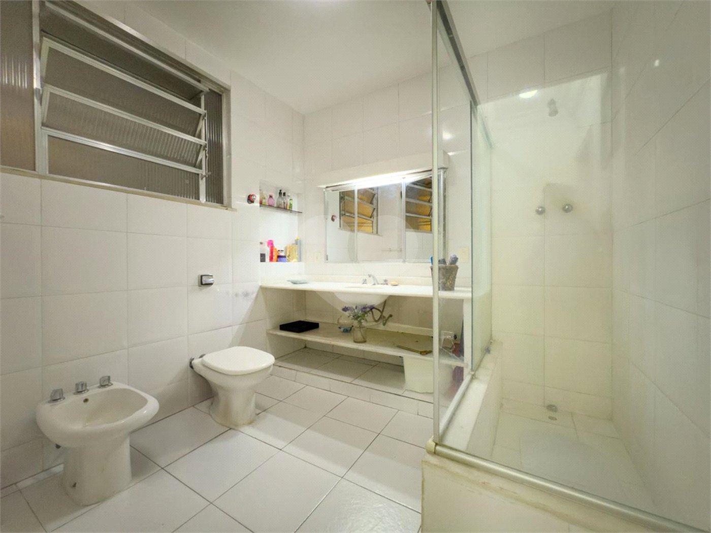 Apartamento à venda com 3 quartos, sendo 1 suíte,  em Copacabana, Rio de Janeiro, RJ