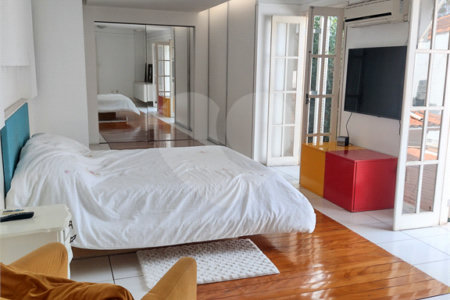 Sobrado à venda com 3 quartos, sendo 1 suíte, em Jardim São Paulo(zona Norte), São Paulo, SP