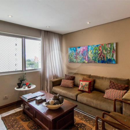 Apartamento à venda com 3 quartos, sendo 1 suíte, em Santo Amaro, São Paulo, SP