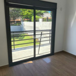 Casa à venda com 5 quartos, sendo 3 suítes, no condomínio Figueira Garden, Atibaia - SP