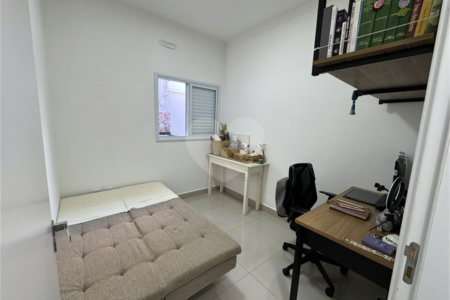 Casa à venda com 3 quartos, sendo 1 suíte, no condomínio Jardim Guarujá, Salto - SP