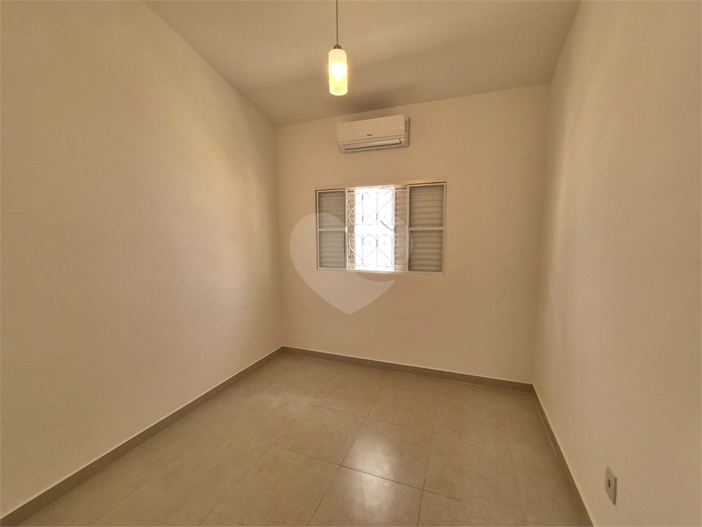 Casa Térrea à venda com 3 quartos, sendo 1 suíte, no Centro, Vinhedo, SP
