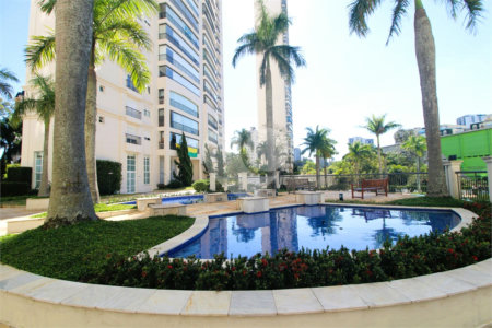 Apartamento à venda com 3 suítes em Santo Amaro, São Paulo, SP