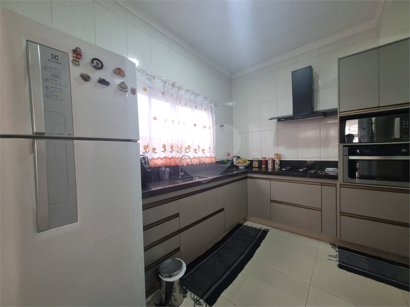 Casa à venda com 4 quartos, sendo 1 suíte,  no condomínio Ibiti do Paço, Sorocaba - SP