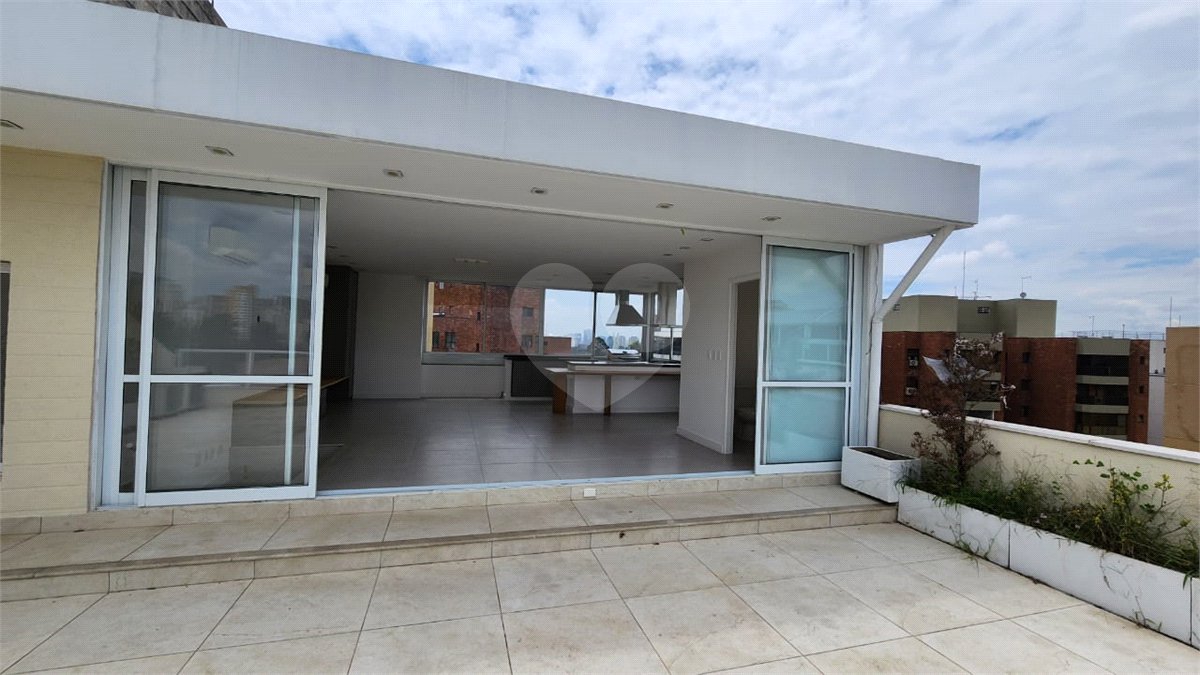 Apartamento à venda com 3 quartos, sendo 2 suítes,  em Paraíso do Morumbi, São Paulo, SP