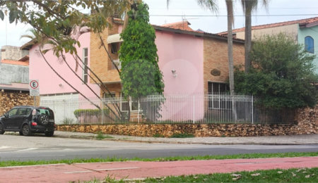 Sobrado à venda com 5 quartos, sendo 2 suítes,  em Vila Trujillo, Sorocaba, SP