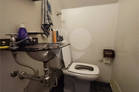 Casa à venda com 4 quartos, sendo 1 suíte, em Vila Paulicéia, São Paulo, SP