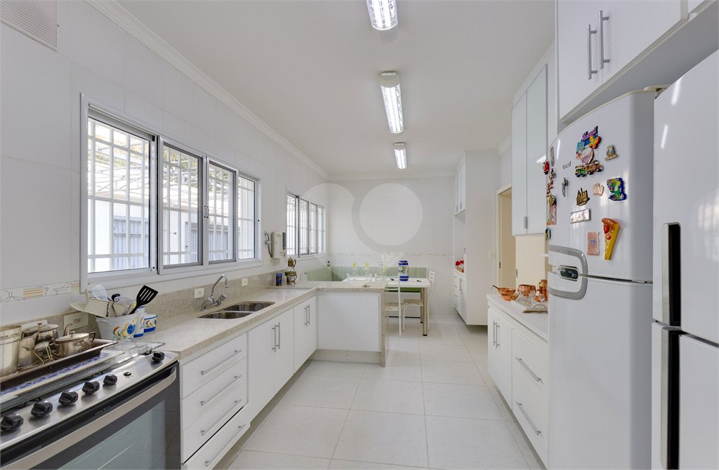 Sobrado à venda com 4 quartos, sendo 2 suítes,  em Granja Julieta, São Paulo, SP