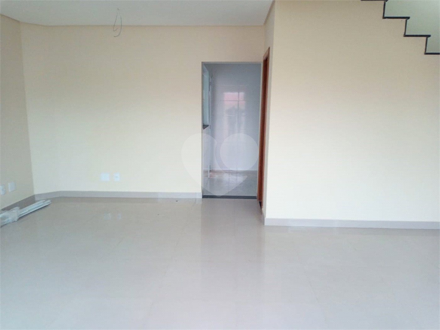 Casa à venda com 3 quartos, sendo 1 suíte, no condomínio Residencial Vila Primavera (zona Norte), São Paulo - SP