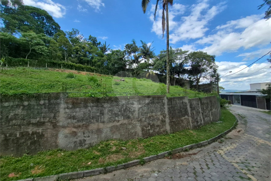 Casa à venda no condomínio Jardim da Montanha I, Mairiporã - SP
