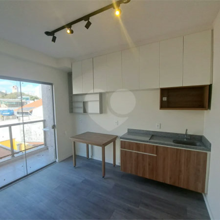 Studio de 35m2 à venda reformado com varanda na Vila Clementino