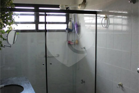 Sobrado à venda com 4 quartos, sendo 2 suítes, em Vila das Mercês, São Paulo, SP