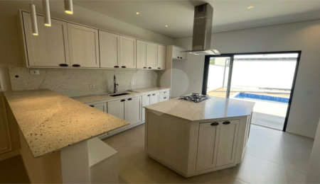 Casa Térrea à venda com 3 suítes em Nova Gardênia, Atibaia, SP