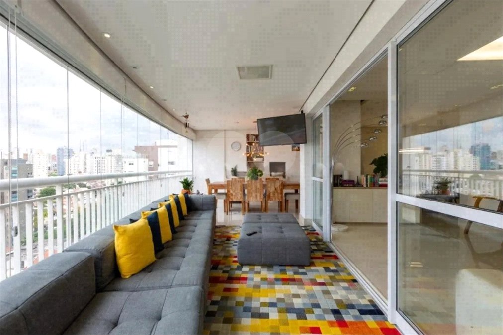 Apartamento à venda com 3 suítes em Vila Romana, São Paulo, SP