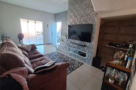 Casa à venda com 2 quartos em Vila Lavínia, Mogi das Cruzes, SP