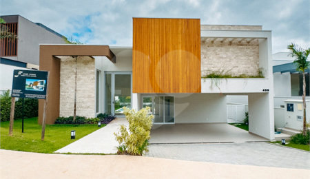 Casa à venda com 4 suítes no condomínio Villa dos Pinheiros, Indaiatuba - SP