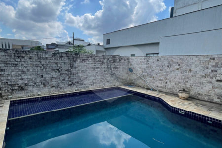 Casa à venda com 5 quartos, sendo 1 suíte, no condomínio Residencial Green Ville, Rio de Janeiro - RJ