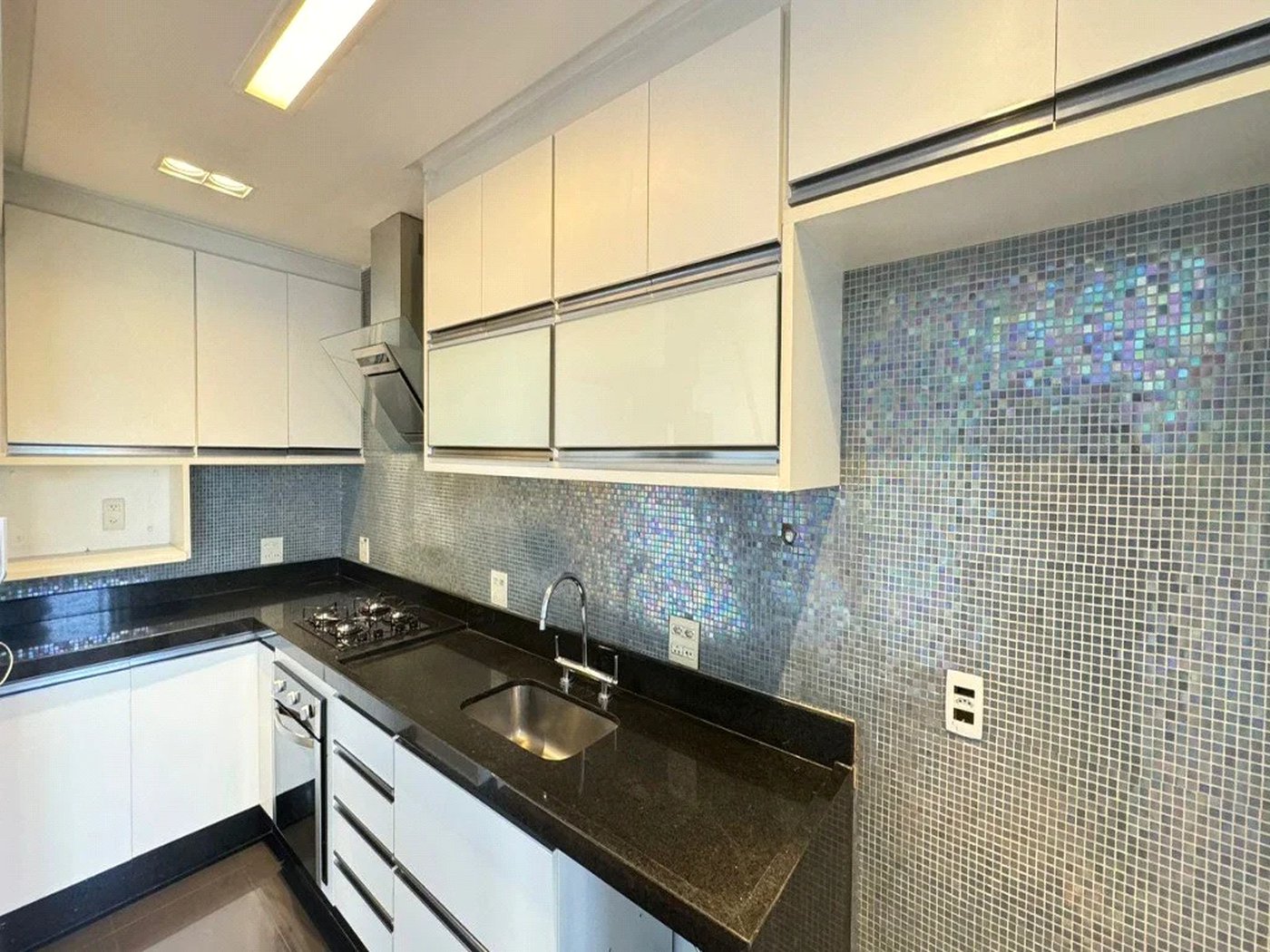 Apartamento à venda com 2 quartos, sendo 1 suíte, em Parque do Morumbi, São Paulo, SP