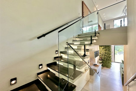 Casa à venda com 3 suítes no condomínio Reserva Santa Maria, Jandira - SP