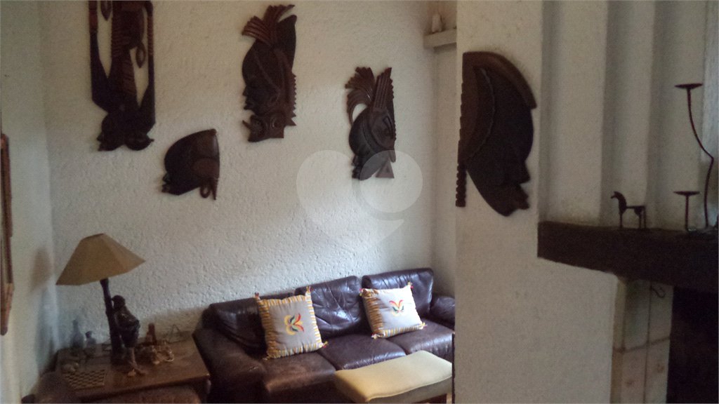 Sobrado à venda com 6 quartos, sendo 2 suítes,  em Chácara Monte Alegre, São Paulo, SP