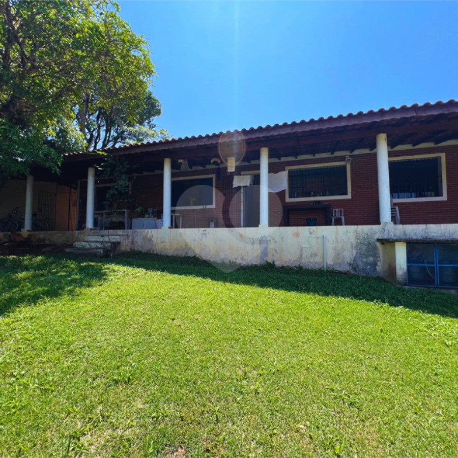 Chácara à venda com 3 quartos, sendo 1 suíte, em Chácara Companheiros, Jundiaí, SP