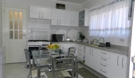 Casa à venda com 3 quartos, sendo 1 suíte,  em Parque Vitória, São Paulo, SP