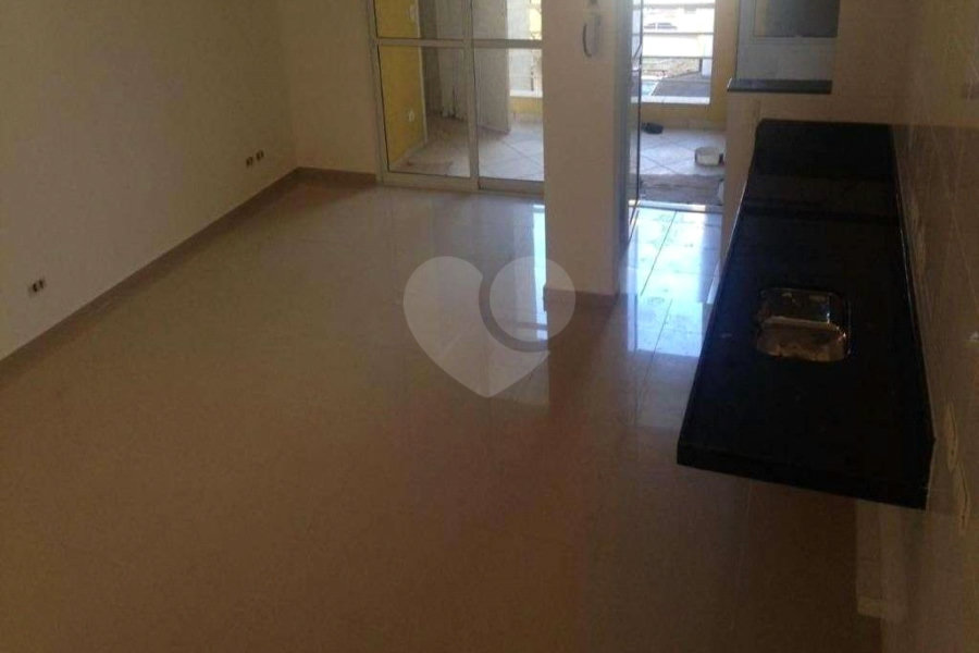 Casa à venda com 3 quartos, sendo 2 suítes, no condomínio Residencial Vegas, São Paulo - SP