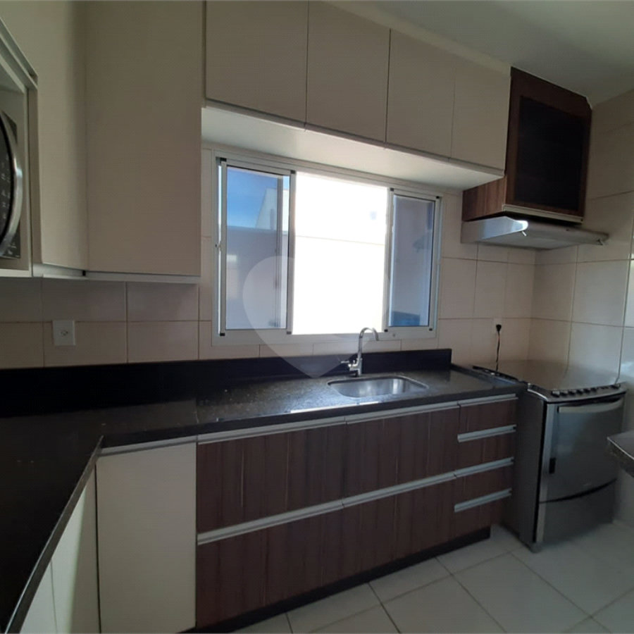 Sobrado à venda com 3 quartos, sendo 1 suíte, em Vila Suissa, Mogi das Cruzes, SP