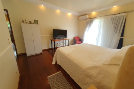 Casa à venda com 5 suítes no condomínio Vila Hípica I, Vinhedo - SP