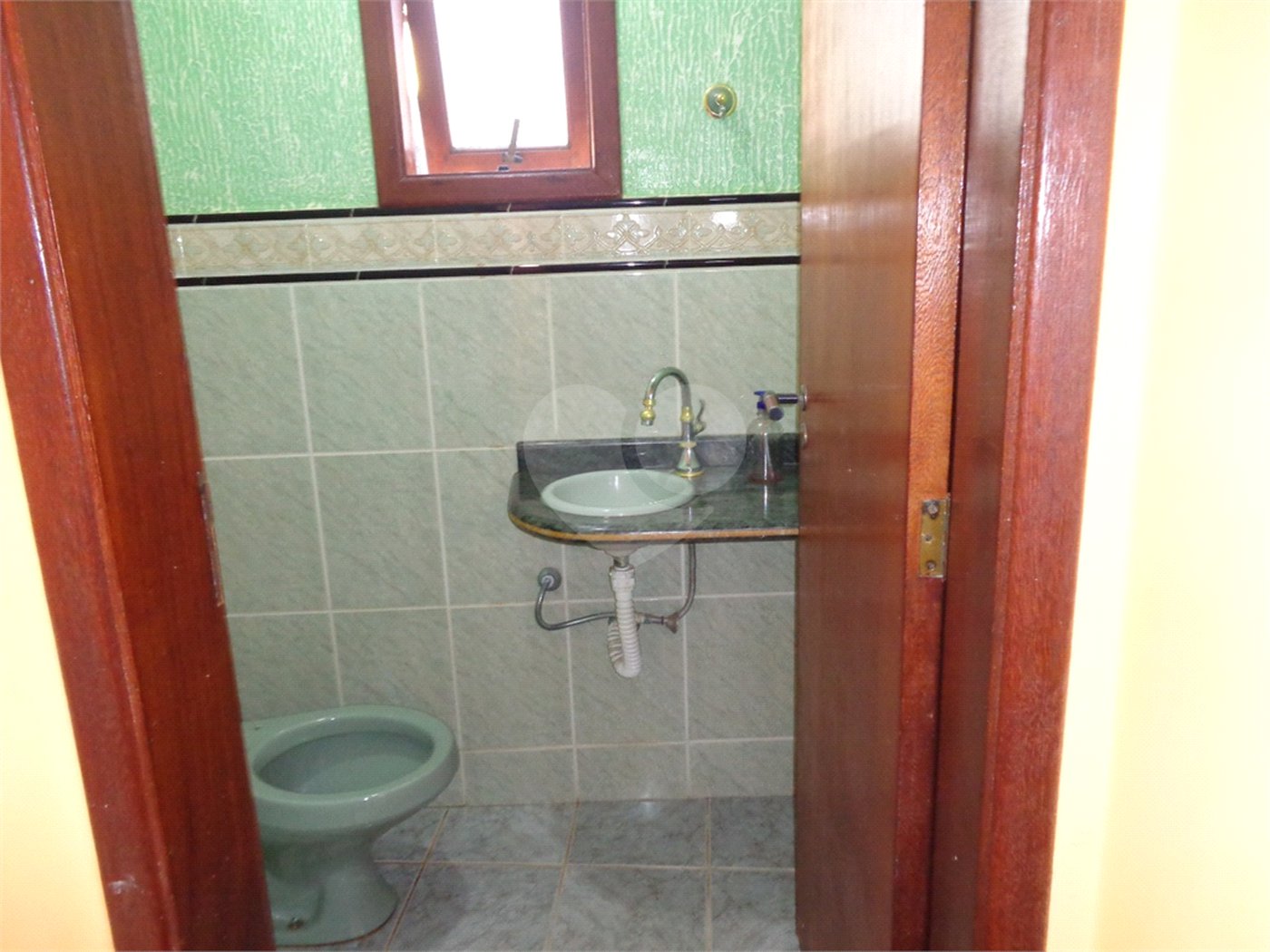 Sobrado à venda com 5 quartos, sendo 1 suíte, em Serra da Cantareira, Mairiporã, SP