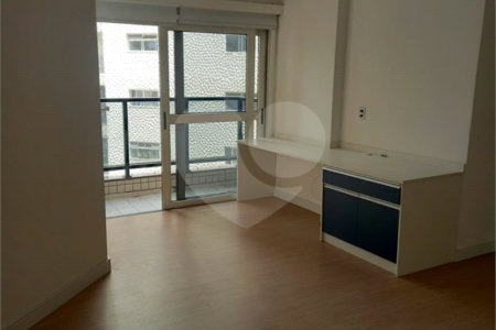 Apartamento à venda com 3 quartos, sendo 1 suíte,  em Vila Olímpia, São Paulo, SP