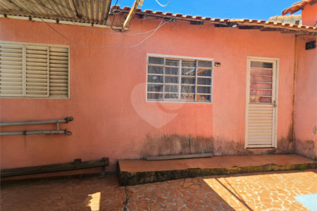 Casa à venda com 5 quartos, sendo 1 suíte,  em Vila Santana, Itapetininga, SP