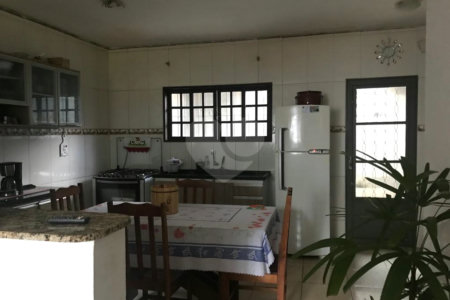 Casa Térrea à venda com 2 quartos, sendo 1 suíte, no Centro, Bom Jesus dos Perdões, SP