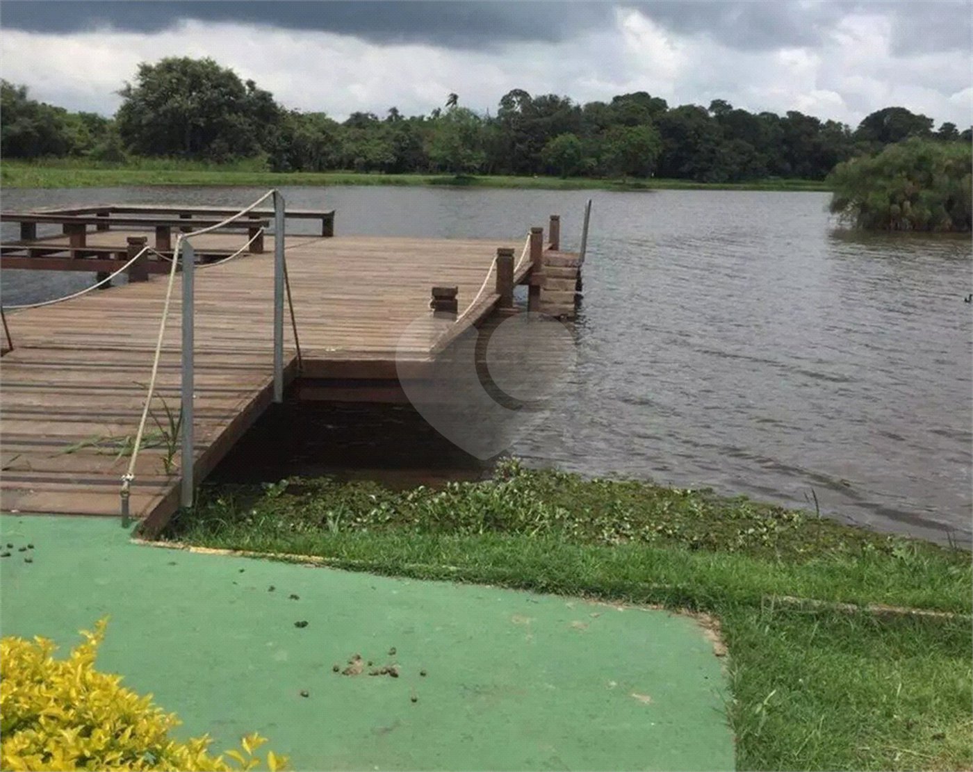 Casa à venda com 3 quartos, sendo 1 suíte, no condomínio Residencial Patrimônio do Carmo, São Roque - SP