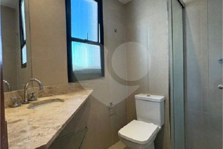Apartamento à venda com 3 quartos, sendo 2 suítes, em Moema, São Paulo, SP